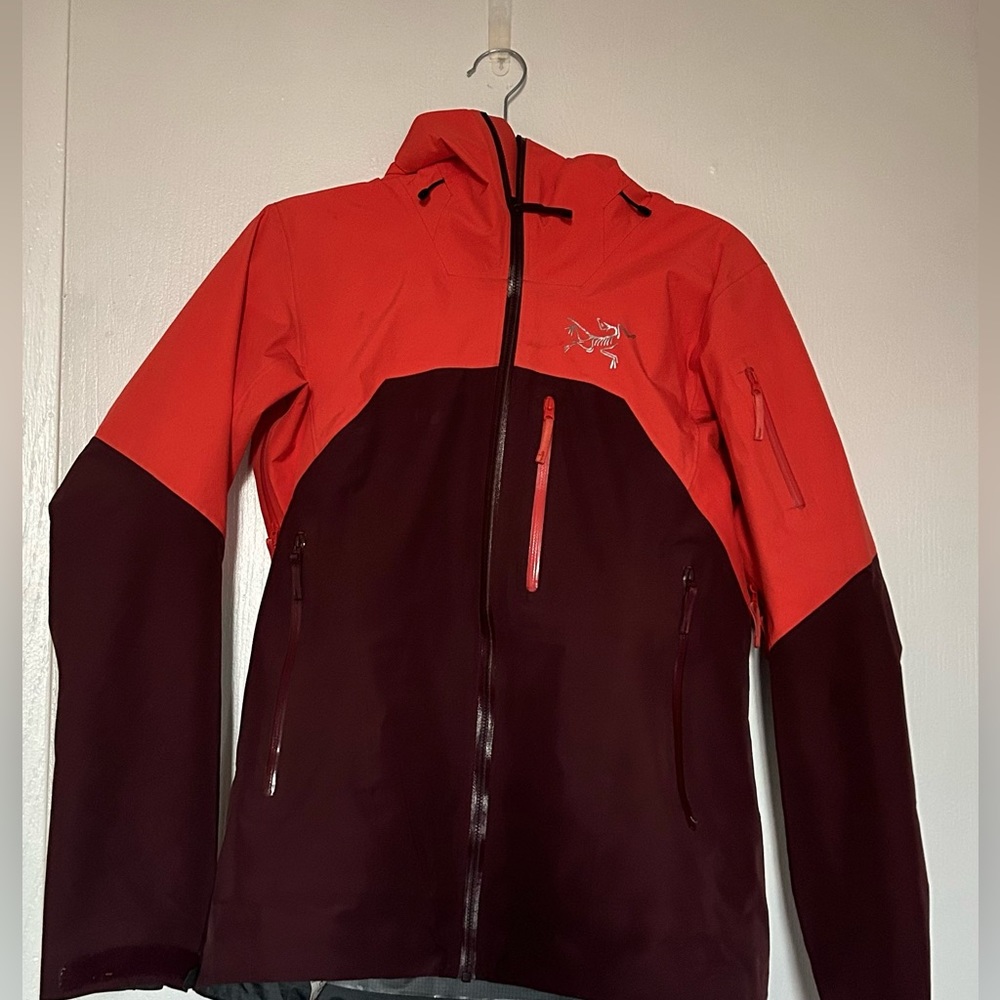 Arcteryx Women’s Medium Shell